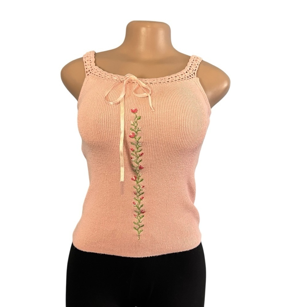 3/$30 ☀️ Probity Vintage Dainty Bow Floral Embroidered Pink Knit Tank Top